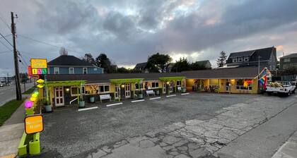 The Star Trek - USS Enterprise Room at the Itty Bitty Inn