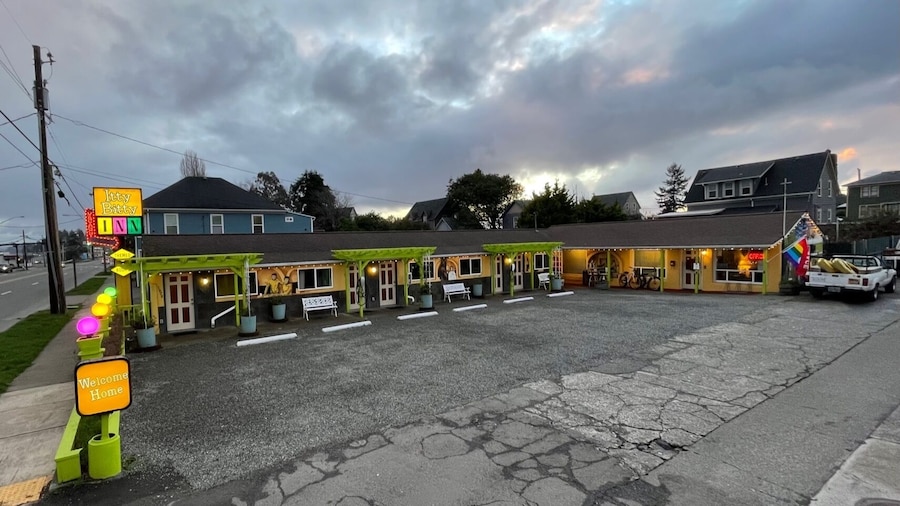 The Star Trek - USS Enterprise Room at the Itty Bitty Inn