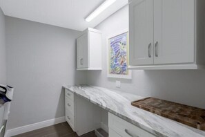 Unclassified image, 4 of 25, button