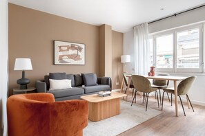 Fernseher, Stereoanlage