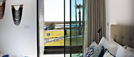 Fer et planche à repasser, Wi-Fi gratuit, draps fournis