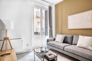 Fernseher, Stereoanlage