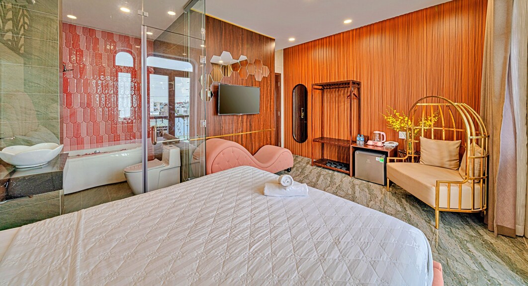 S79 T68 Hotel Go Vap, Ho Chi Minh City: Reviews & Hotel Deals | Book at Hotels.com S79 T68 Hotel Go Vap, Ho Chi Minh City: Reviews & Hotel Deals | Book at Hotels.com