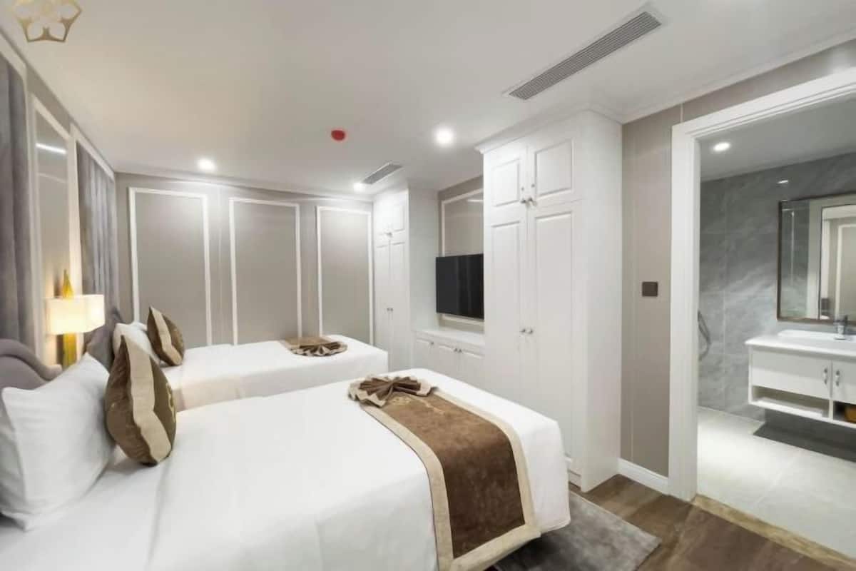 2 phòng ngủ, bộ đồ giường cao cấp, minibar, bàn