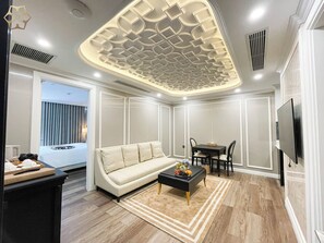 公寓, 城市景 (Room 2) | 客廳 | 24 吋平面電視連有線電視頻道、電視