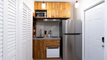 Apartment | Private kitchen | Fridge, microwave, stovetop, dishwasher
