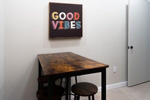 Apart Daire | Odada yemek servisi