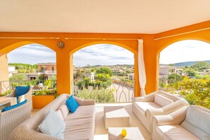 المنطقة المحيطة بالمنشأة