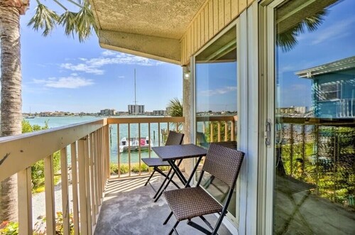 Completely Updated, 4 BD 2.5 baths, Waterfront Townhouse- Pet Friendly