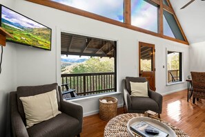 TV, fireplace - 5-STAR Convenient+Private, HOT TUB w AMAZING Views (Sevier County)