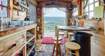 Glamping Wagon - 1 x Double Bed, 2 x Single Bed