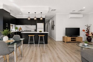 Dining - SARA by Ready Set Stay - 3 Bedrooms, Family Friendly Holiday House (Fraser Rise)