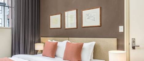 1 dormitori, planxa i posts de planxar, wifi i roba de llit