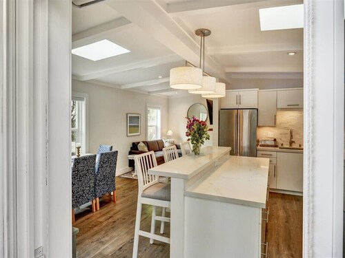 New in 2023 - Luxury Cottage Near Downtown Mill Valley with Private Courtyard