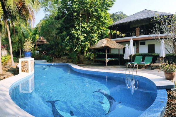 Kolam renang outdoor