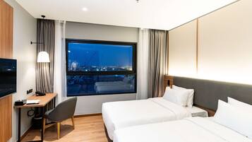 Superior Room, 2 Twin Beds, Non Smoking, City View | 1 bedroom, in-room safe, individually furnished, desk