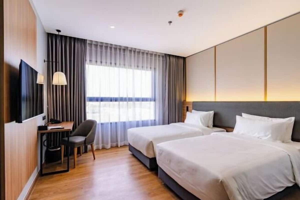 1 quarto, cofres nos quartos, individualmente mobiliados, escrivaninha