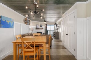 Interior - Professionally Designed Oasis, Budget & Pup Friendly, Walk-in Shower, Pools! (Nags Head)