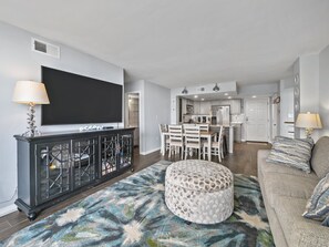 Smart TV, DVD player, books - Flip Flop Haven! 2-bed, 2-bath, loaded amenities (North Topsail Beach)