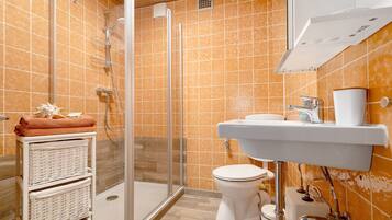 Doccia, asciugacapelli, asciugamani