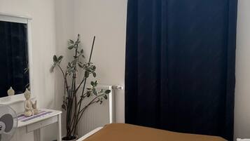 4 soverom, strykejern/-brett, wi-fi (inkludert) og sengetøy