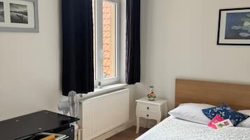 4 chambres, fer et planche à repasser, Wi-Fi gratuit, draps fournis