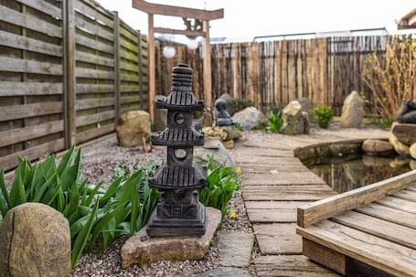 Property grounds. Apartment 'Am Teich' with Shared Terrace and Wi-Fi