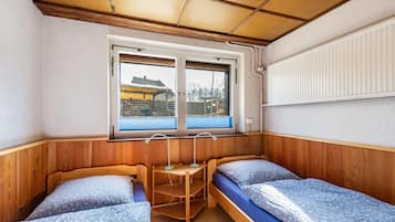 1 bedroom, free WiFi, bed sheets