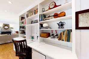 Interior - Town of Rehoboth Beach dog-friendly home with fireplace & W/D - walk everywhere (Rehoboth Beach)