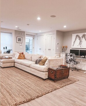 Living area - South End Long Term (Boston)