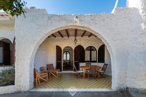 屋外ダイニングエリア