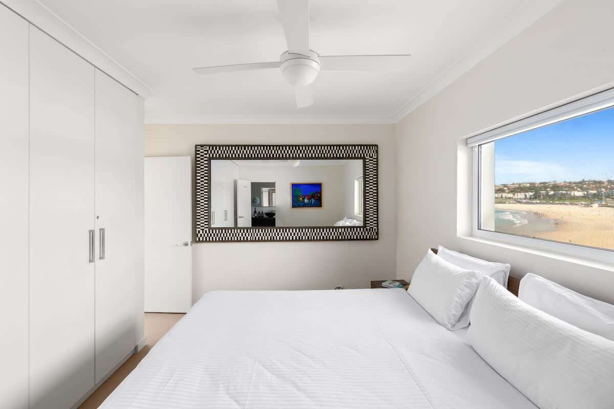 3 slaapkamers, een strijkplank/strijkijzer, wifi, beddengoed