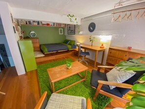 3 bedrooms, desk, iron/ironing board, travel cot