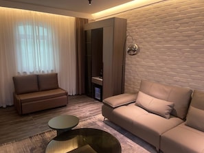 1 bedroom, desk, soundproofing, free WiFi