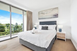 Free WiFi, bed sheets - Harbour Quays Apartments (Biggera Waters)
