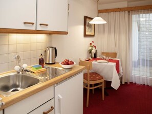 Oven, high chair