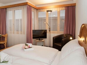 1 bedroom, travel cot, free WiFi - Lovely apartment for 2 guests with WIFI, TV and pets allowed (Grindelwald)