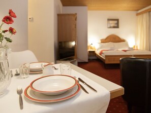 1 bedroom, travel cot, free WiFi - Cosy apartment for 2 people with WIFI, TV, balcony and pets allowed (Grindelwald)