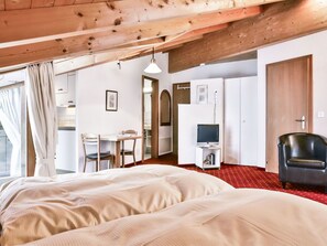1 bedroom, travel cot, free WiFi - Beautiful apartment for 2 guests with WIFI, TV, balcony and pets allowed (Grindelwald)