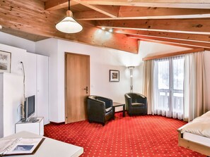 Interior - Lovely apartment for 2 guests with WIFI, TV, balcony and pets allowed (Grindelwald)