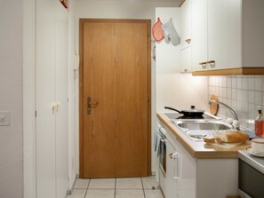 Oven, high chair