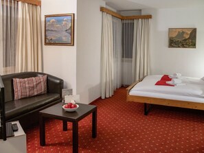 1 bedroom, travel cot, free WiFi