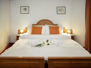 1 bedroom, travel cot, free WiFi - Lovely apartment for 2 guests with WIFI, TV, balcony and pets allowed (Grindelwald)
