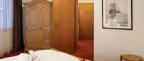 1 bedroom, travel cot, free WiFi