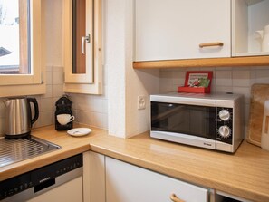 Oven, dishwasher, high chair