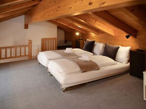 1 bedroom, travel cot, free WiFi