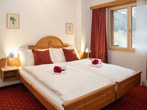 2 bedrooms, travel cot, free WiFi - Nice apartment for 4 people with WIFI, TV, balcony and pets allowed (Grindelwald)
