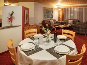 Dining - Nice apartment for 4 people with WIFI, TV, terrace and pets allowed (Grindelwald)