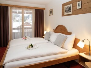 3 bedrooms, travel cot, free WiFi - Lovely apartment for 6 guests with WIFI, TV, balcony and pets allowed (Grindelwald)