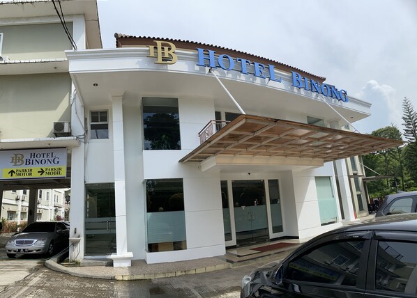 Front of property - Hotel Binong (Curug)